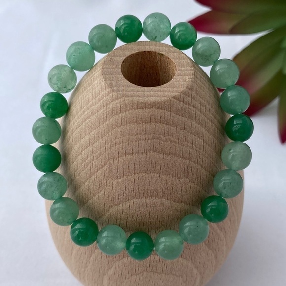 GREEN Aventurine Quartz Stretch Bracelet - Picture 3 of 12